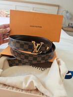 Louis vuitton dames riem initials 25mm, Kleding | Dames, Riemen en Ceinturen, 80 tot 90 cm, Bruin, Louis Vuitton, Tailleriem