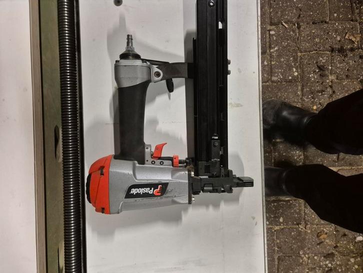Paslode s200.2 w16 niet tacker, Doe-het-zelf en Verbouw, Gereedschap | Handgereedschap, Ophalen of Verzenden