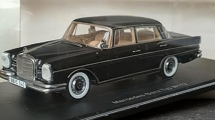 Mercedes Benz 220 Heckflosse 1:43 Spark Pol, Hobby en Vrije tijd, Modelauto's | 1:43, Zo goed als nieuw, Ophalen of Verzenden
