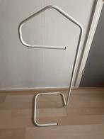 Zo goed als nieuw wit staand Kledingrek, Ophalen, Zo goed als nieuw