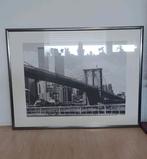 New York skyline poster in lijst., Huis en Inrichting, Woonaccessoires | Schilderijen, Tekeningen en Foto's, 50 tot 75 cm, Ophalen of Verzenden