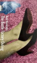 Beryl Bainbridge - The Bottle Factory Outing (Ex.1) (ENGELST, Ophalen of Verzenden, Gelezen, Fictie