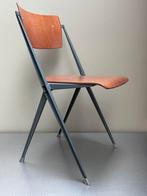 Vintage Friso Kramer Pyramide stoel, Huis en Inrichting, Stoelen, Ophalen of Verzenden, Zo goed als nieuw, Eén