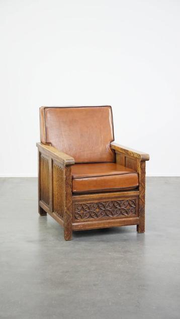 Unieke antieke schapenleren fauteuil beschikbaar voor biedingen