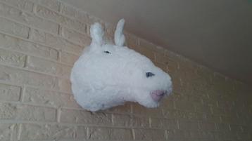 Dierenkop éénhoorn voor decoratie aan de muur. beschikbaar voor biedingen