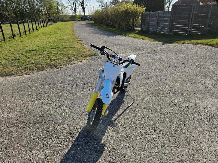 Crossmotor 50cc husqvarna, Fietsen en Brommers, Brommers | Crossbrommers, Ophalen