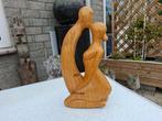 mooie groot houten beeld van kussent de echtpaar., Ophalen of Verzenden