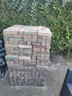 GRATIS.!, Tuin en Terras, Tegels en Klinkers, Ophalen, Gebruikt, Klinkers, 10 m² of meer