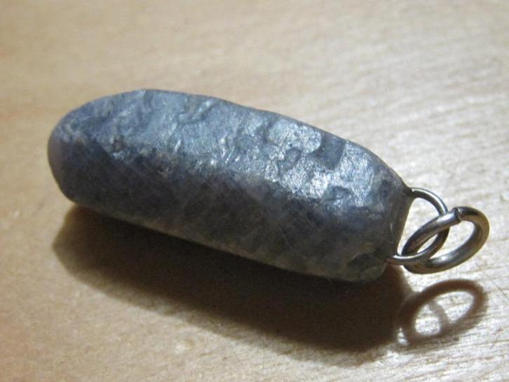 han. 2x unieke edelsteenhanger BLAUWE SAFFIER (3), Sieraden, Tassen en Uiterlijk, Kettinghangers, Nieuw, Steen of Mineraal, Blauw