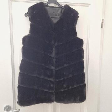 Te koop nooie zwarte faux fur gilet / bodywarmer beschikbaar voor biedingen