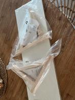 Ikea wandplank met houten steunen nieuw, Huis en Inrichting, Woonaccessoires | Wandplanken en Boekenplanken, Ophalen, Nieuw