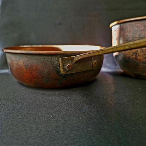 Set van 2 antieke 18e eeuwse koperen steelpannen, Antiek en Kunst, Antiek | Keukenbenodigdheden, Ophalen of Verzenden