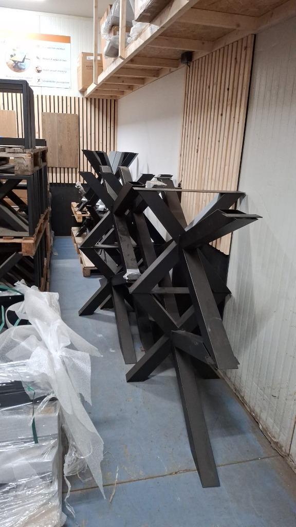 Grote partij mat zwart gepoedercoate onderstellen, Huis en Inrichting, Tafelonderdelen, Nieuw, Tafelpoot, 50 tot 100 cm, 50 tot 100 cm