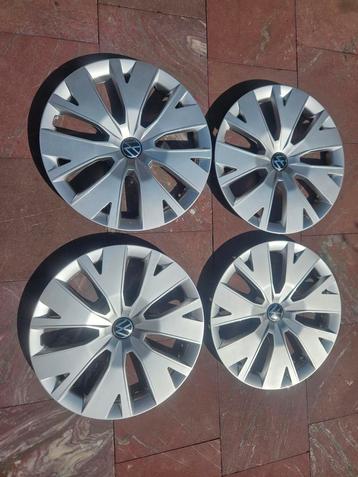 VW wieldoppen Set 2GM601147B Volkswagen16 inch beschikbaar voor biedingen