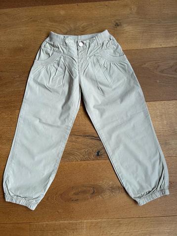 Leuke broek beschikbaar voor biedingen