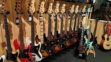 Sire Marcus Miller Basgitaren beschikbaar voor biedingen