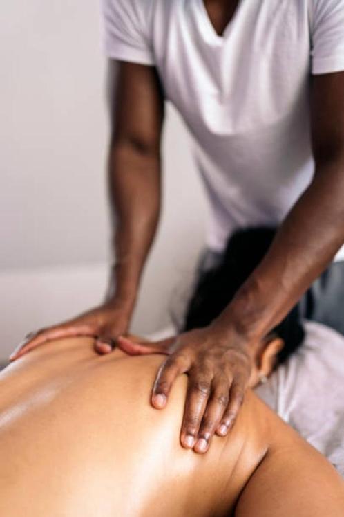 Massage in Helmond – sport, ontspanning, aan huis, Diensten en Vakmensen, Welzijn | Masseurs en Massagesalons, Bedrijfsmassage