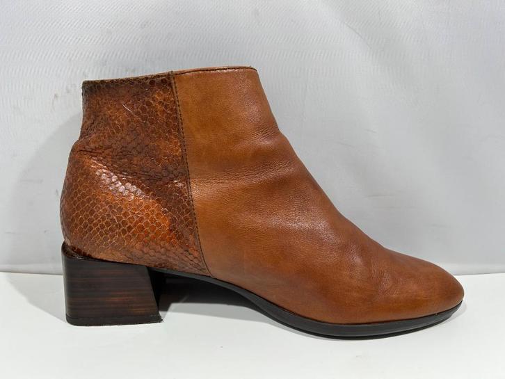 Hispanitas, maat 40 bruine laarsjes op jaren '80 hak., Kleding | Dames, Schoenen, Zo goed als nieuw, Lage of Enkellaarzen, Bruin
