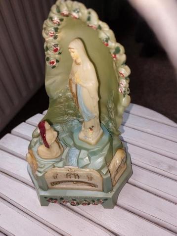 Religie  muziek  doosje.  beschikbaar voor biedingen