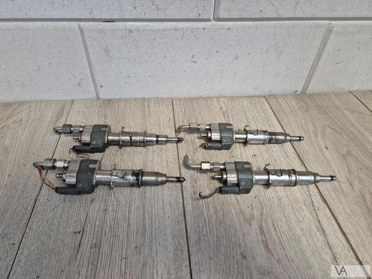 BMW 1 en 3 serie 118i 120i 318i 320i injector 7589048 N43, Auto-onderdelen, Brandstofsystemen, BMW, Gebruikt, Ophalen of Verzenden