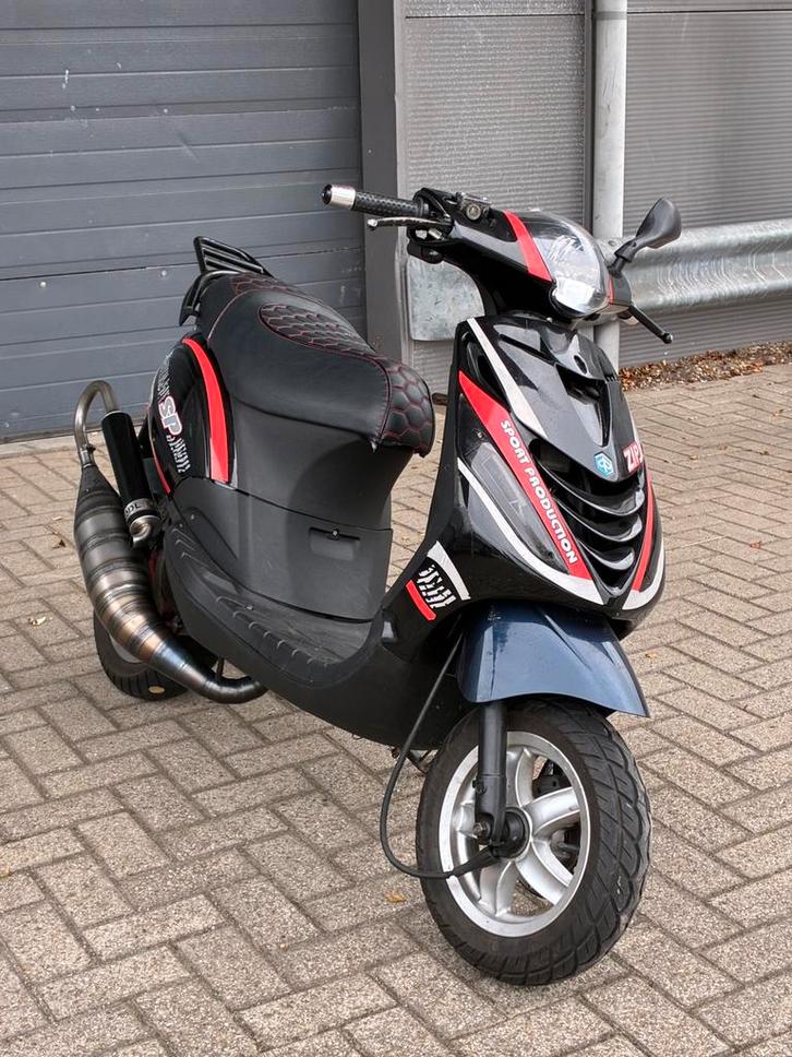 Zip 183cc op brom Tekoop/Teruil, Fietsen en Brommers, Scooters | Piaggio, Zo goed als nieuw, Zip, Maximaal 45 km/u, Tweetakt, Ophalen