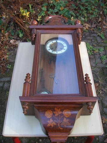 Wandklok beschikbaar voor biedingen