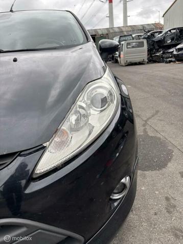 Koplamp links Ford Fiesta VI ('08-'17) beschikbaar voor biedingen