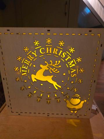 Houten Kerstdecoratie met Lichtjes beschikbaar voor biedingen