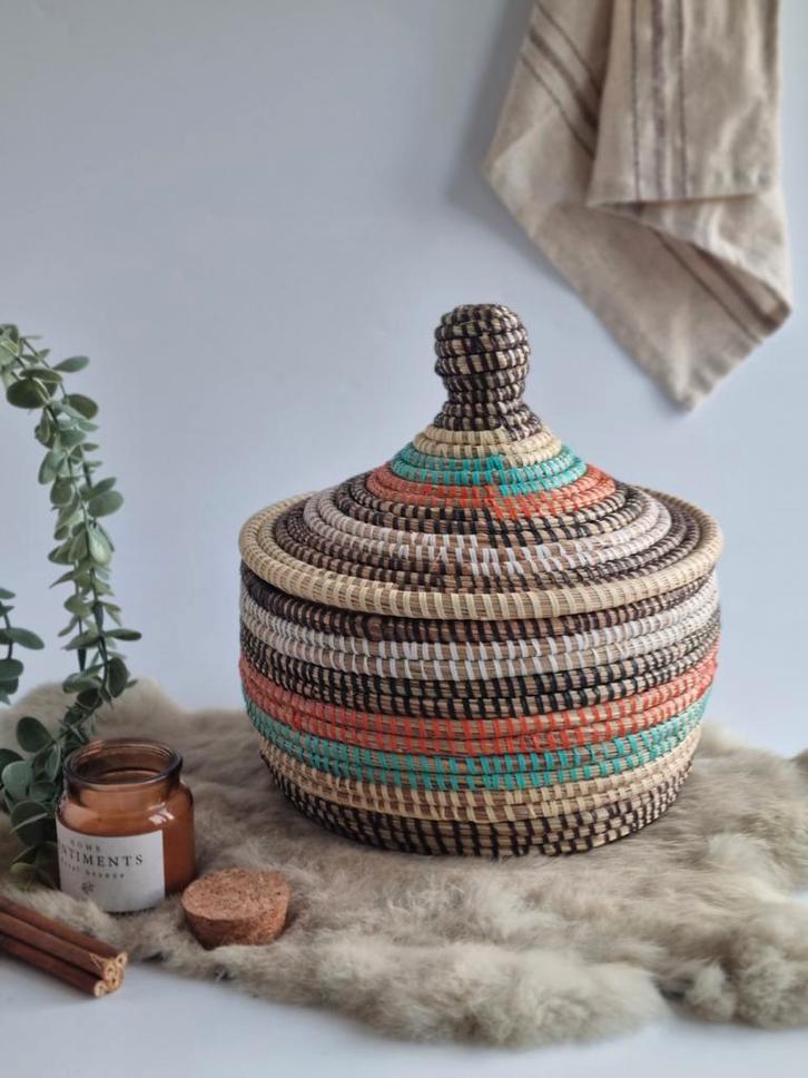 Afrikaans Zeegras Mandje handgemaakt en fairtrade Senegal, Huis en Inrichting, Woonaccessoires | Schalen en Manden, Nieuw, Mand