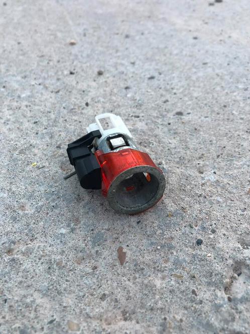 Volkswagen Golf 4 sigarettenaansteker, Auto-onderdelen, Accu's en Toebehoren, Audi, Seat, Volkswagen, Skoda, Gebruikt, Ophalen of Verzenden