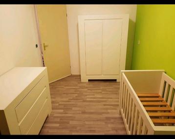 Kinderkamer meubels-commode, ledikant, linnenkast/interbaby beschikbaar voor biedingen
