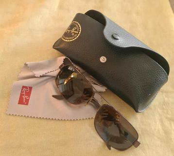 Ray-Ban zonnebril met polariserende glazen beschikbaar voor biedingen