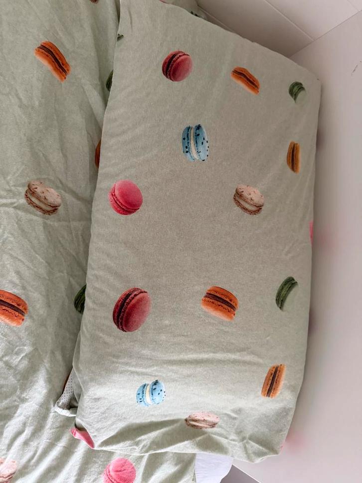 Snurk 1 persoons dekbedovertrek - macarons, Huis en Inrichting, Slaapkamer | Beddengoed, Zo goed als nieuw, Dekbedovertrek, Eenpersoons