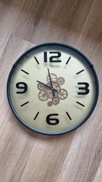 Industriële wandklok met draaiende tandwielen - 59cm, Ophalen of Verzenden, Zo goed als nieuw, Analoog, Wandklok