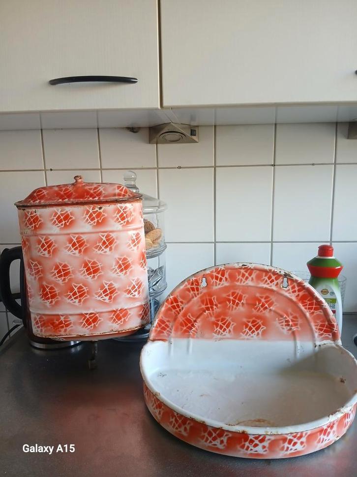 Vintage emaille waterreservoir met opvangbak – rood/wit – re, Antiek en Kunst, Antiek | Emaille, Ophalen