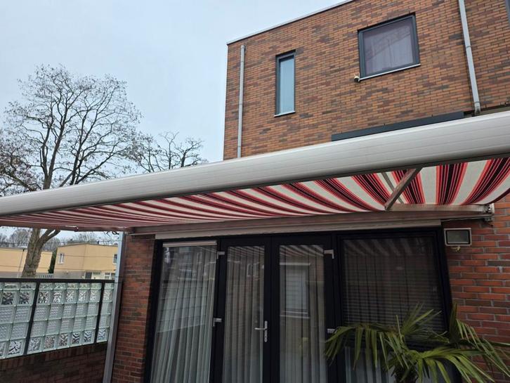 Knikarmscherm 508cm breed, 3m uitval, Tuin en Terras, Zonneschermen, Zo goed als nieuw, Knikarmscherm, 300 cm of meer, 450 cm of meer