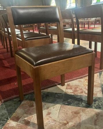 grote hoeveelheid bruine lederen kerkstoelen, klassiek & com beschikbaar voor biedingen