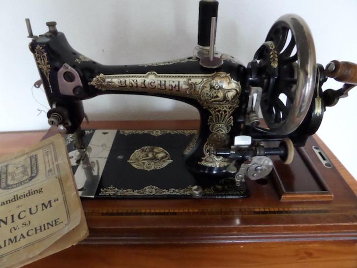 TE KOOP: ouderwetse Unicum handnaaimachine, Antiek en Kunst, Antiek | Naaimachines, Ophalen