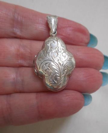 Sterling zilveren vintage medallion nr.403 beschikbaar voor biedingen