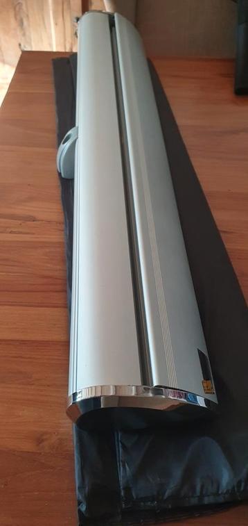 Roll up banner beschikbaar voor biedingen