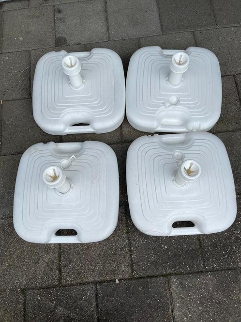 4x kunstof parasol voeten perst 7,50 eu, Tuin en Terras, Parasols, Zo goed als nieuw, Parasolvoet, Minder dan 1 meter, Ophalen of Verzenden