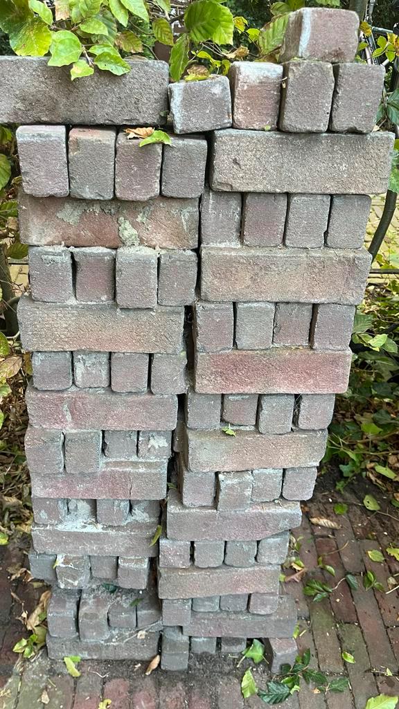 60 Waalformaat Bakstenen Getrommeld Rood Paars, Doe-het-zelf en Verbouw, Metselstenen, Gebruikt, Bakstenen, Ophalen