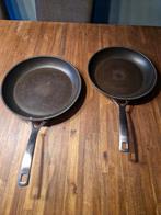 2x Le creuset les forgees bakpan / koekenpan, Ophalen of Verzenden, Gebruikt, Gietijzer, Koekenpan of Braadpan