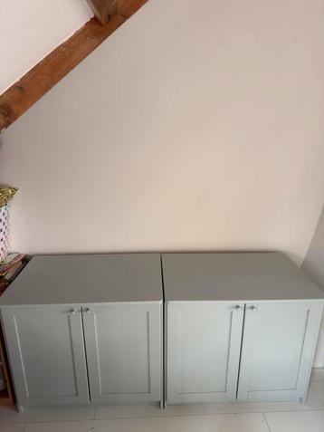 2 opbregkastjes (deurtjes + planken) beschikbaar voor biedingen