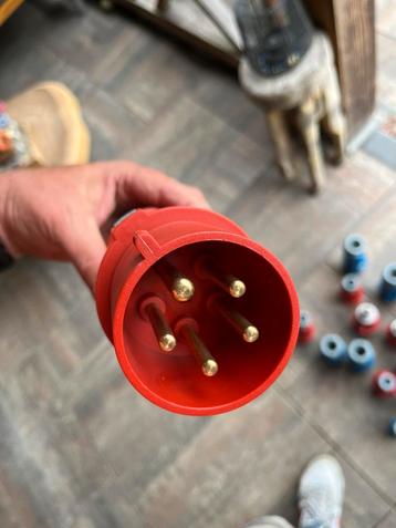19 mennekes stekkers beschikbaar voor biedingen