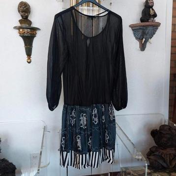 Tuniek van het merk Hebbeding.  Maat 3(48/50) beschikbaar voor biedingen