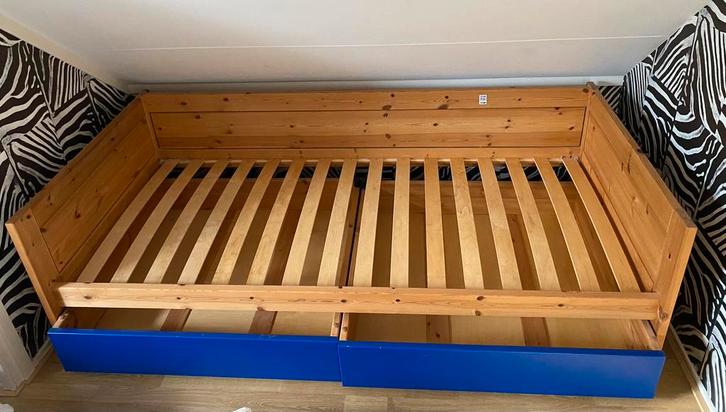 Bed ledikant, Huis en Inrichting, Slaapkamer | Matrassen en Bedbodems, Gebruikt, Bedbodem, 90 cm, Eenpersoons, Ophalen