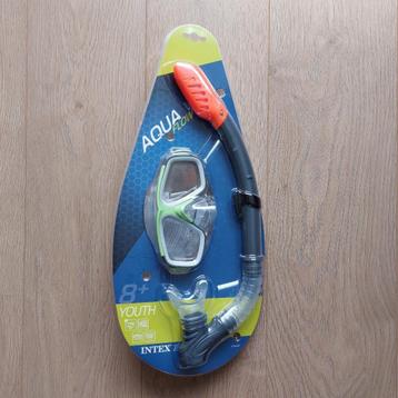 Kinder snorkel, zwemvliezen maat 28-30 en badmuts beschikbaar voor biedingen