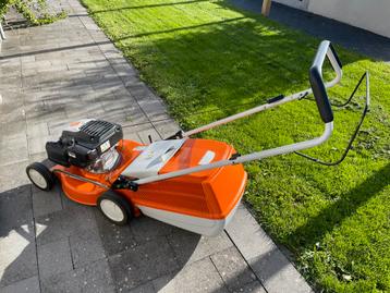 STIHL grasmaaier met opvangbak beschikbaar voor biedingen