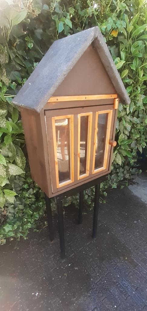 Minibieb tuinhuisje, Tuin en Terras, Tuinhuizen, Gebruikt, Schuur, Hout, Minder dan 250 cm, Minder dan 200 cm, 3 ramen of meer